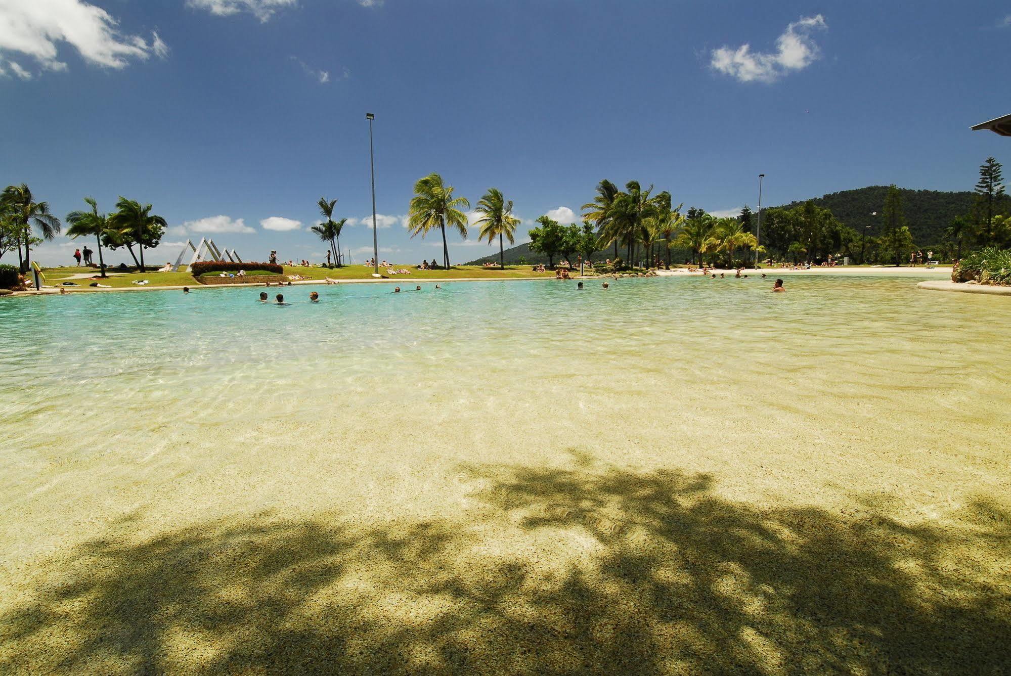 Whitsunday On The Beach Airlie Beach Exterior photo